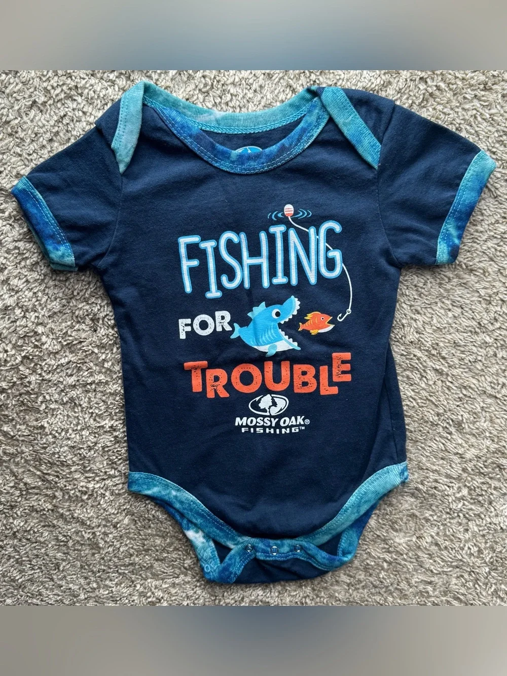 Mossy Oak Fishing Baby Bodysuit Bundle 6-9M Fishing for Trouble Daddy Outfit